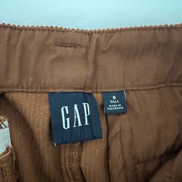 Like new GAP corduroy mini skirt - Picture 4 of 4